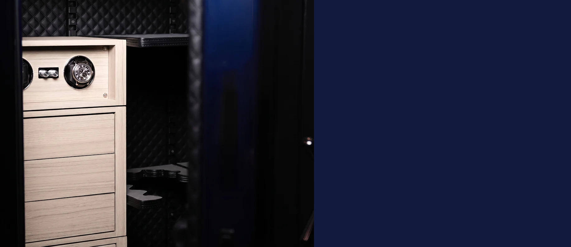 Modular shelves. High-End Finishes. Pro Flex® customization in Pittsburgh